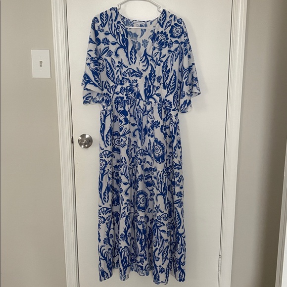 Floral Blue and White Maxi Dress - Picture 9 of 10